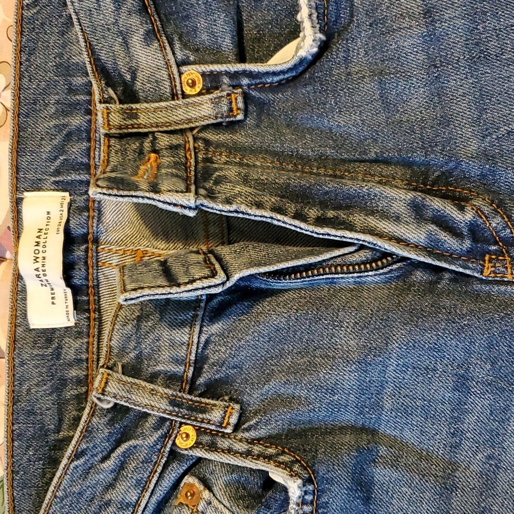ZARA WOMAN JEANS SZ 2